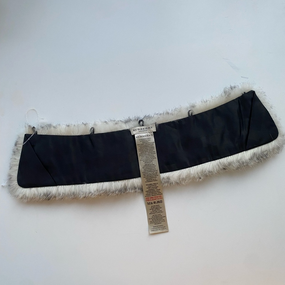 Burberry Rabbit Fur Collar - Picture 8 of 8